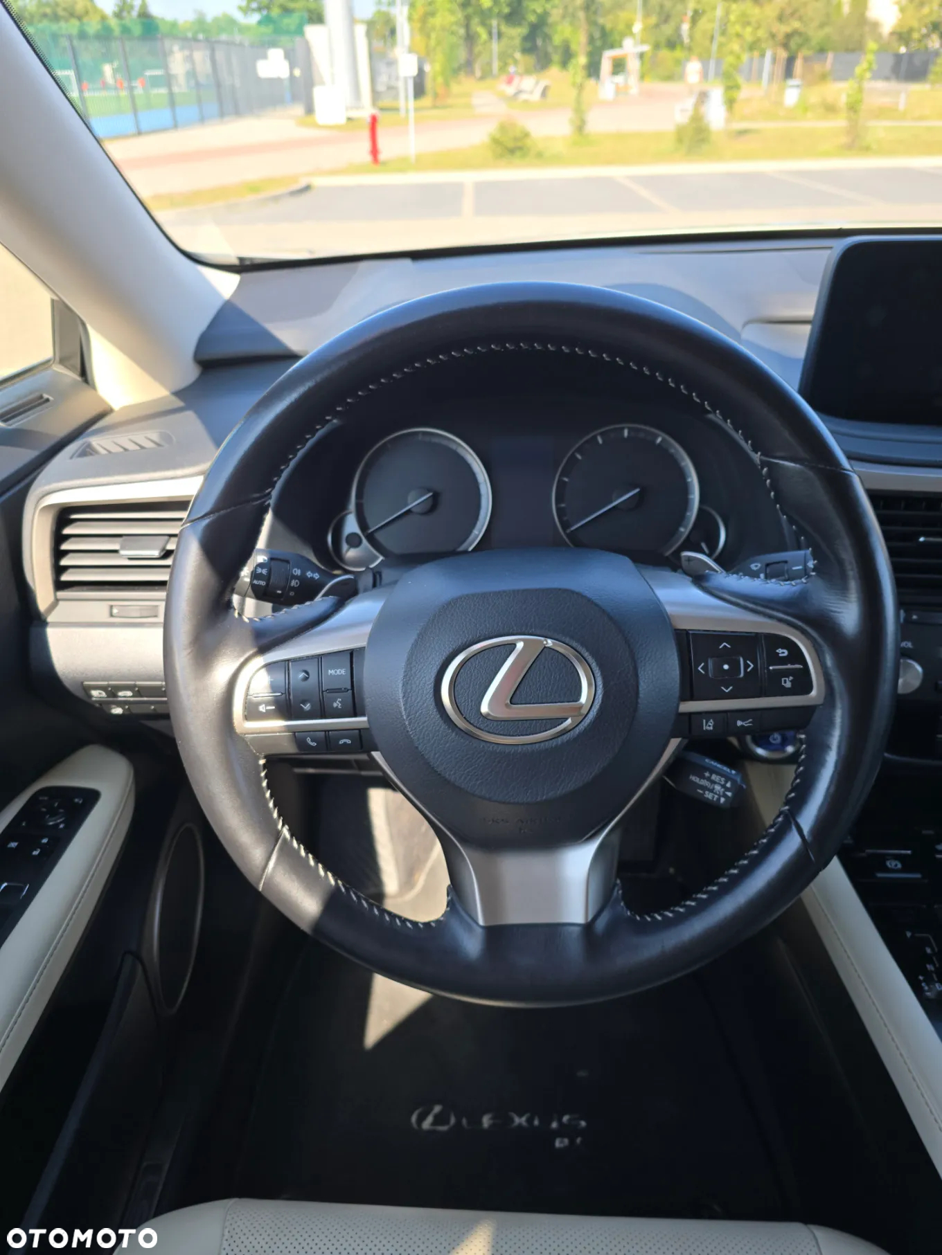 Lexus RX - 12