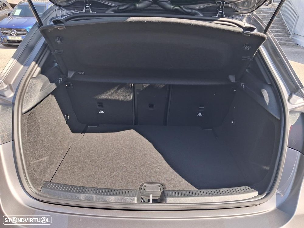 Mercedes-Benz A 180 d 8G-DCT AMG Line - 13