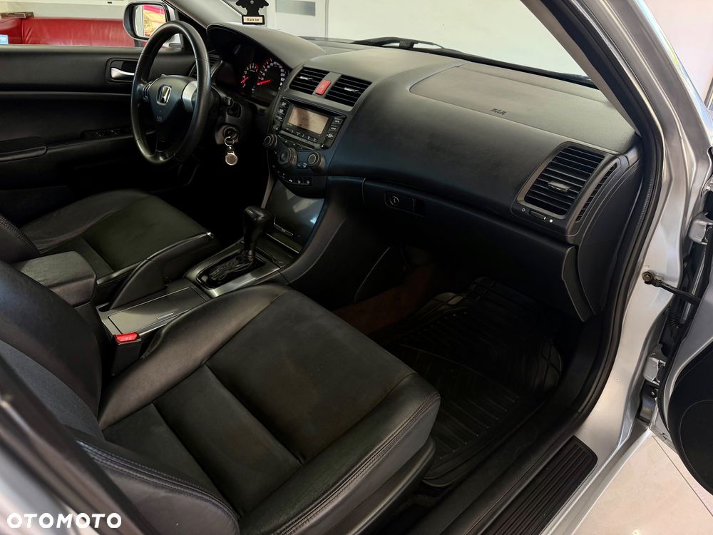 Honda Accord 2.0 Comfort - 16