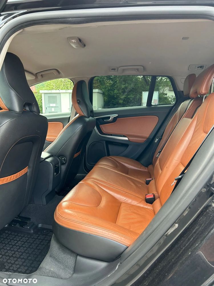 Volvo V60 D5 AWD Summum - 10
