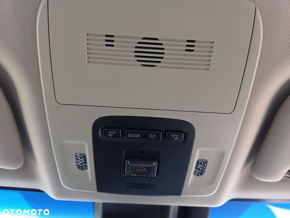 Toyota Camry 2.5 Hybrid Executive CVT - 26