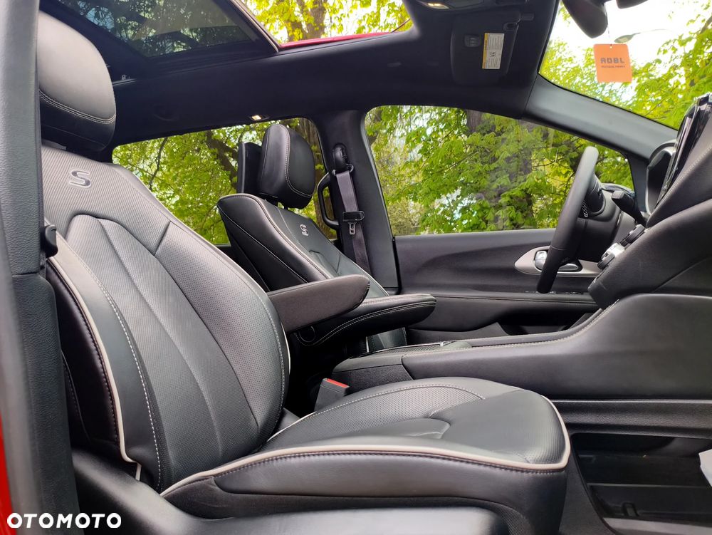 Chrysler Pacifica - 6