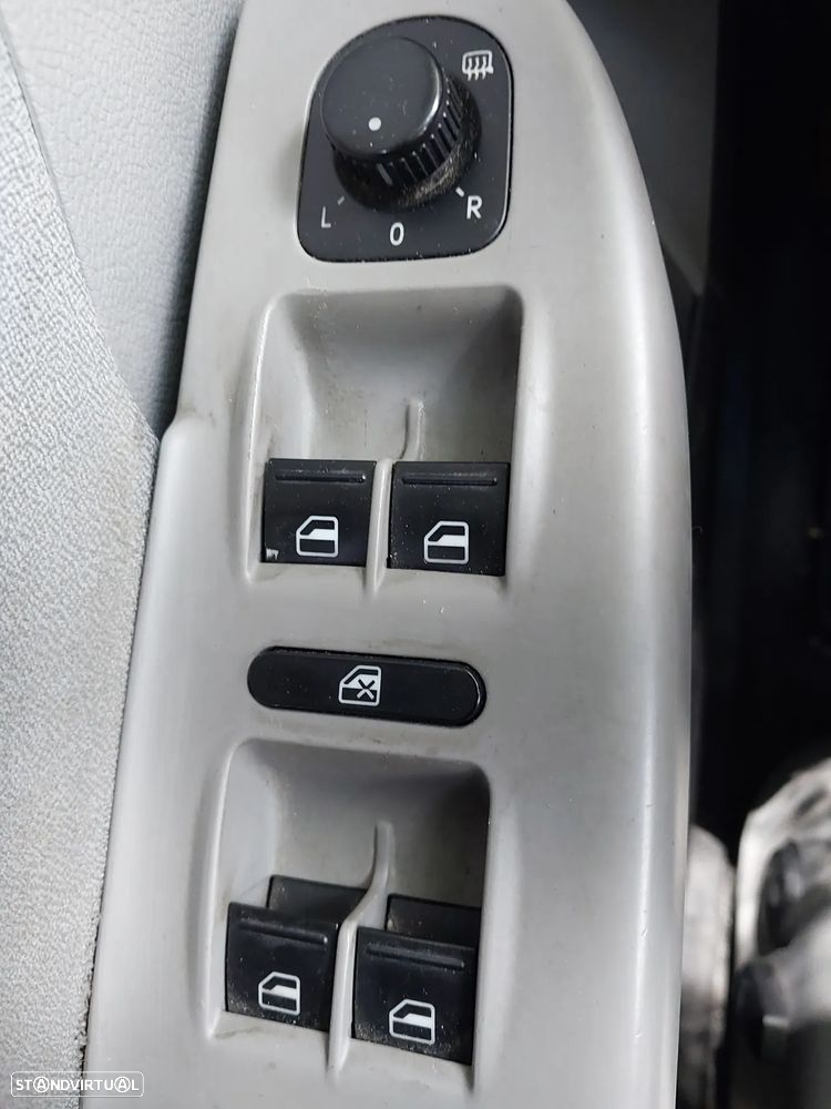 VW Passat Variant 1.6 TDI Confortline BlueMotion - 11