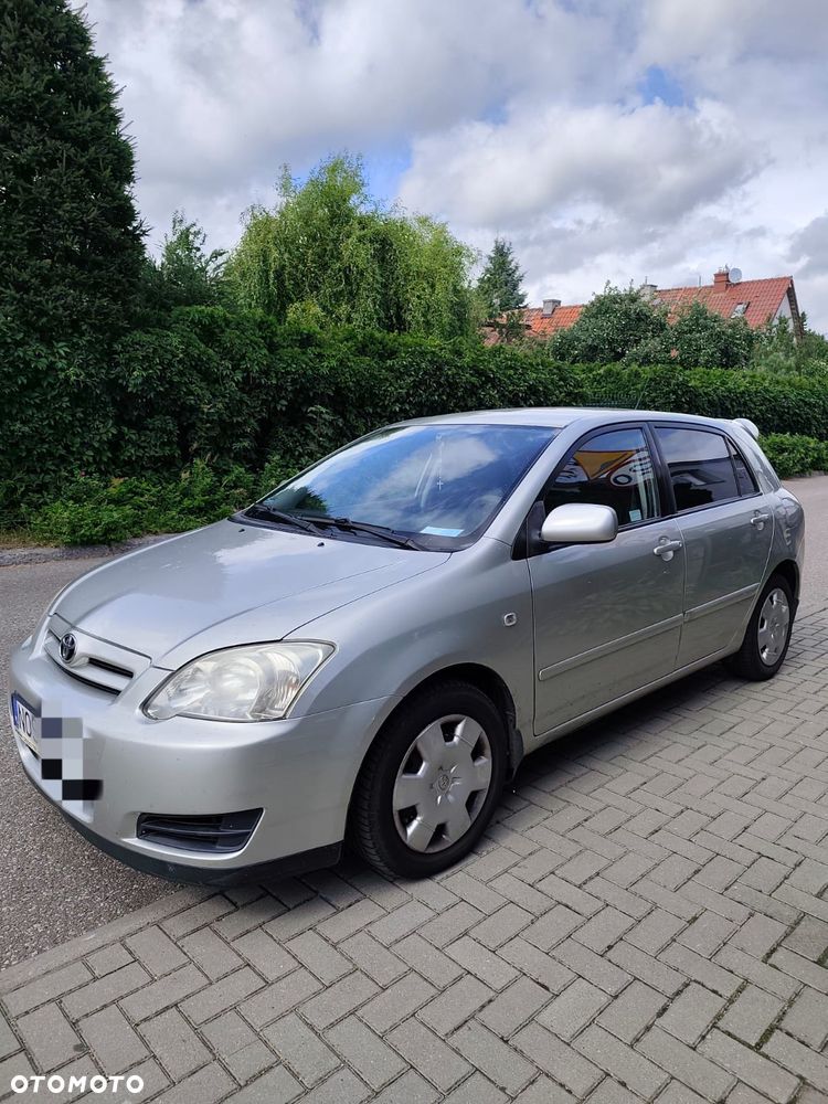 Toyota Corolla - 1