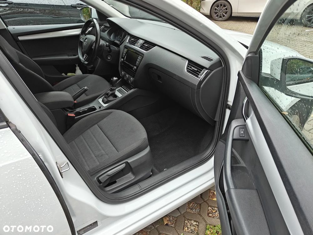 Skoda Octavia 1.6 TDI Active DSG - 20