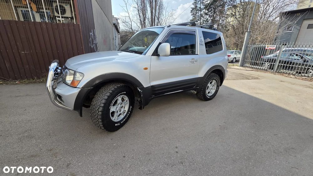 Mitsubishi Pajero - 30