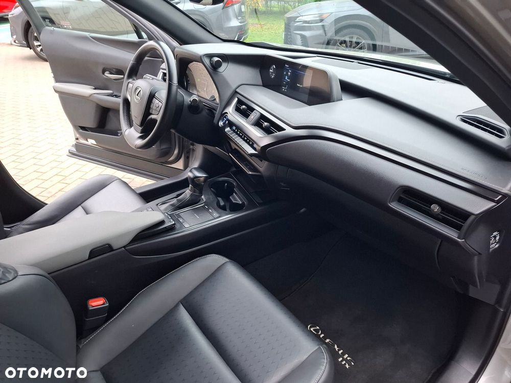 Lexus UX - 13