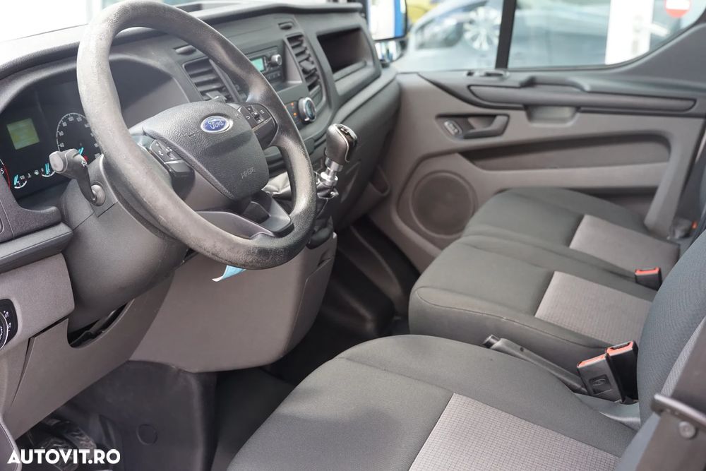 Ford TRANSIT CUSTOM - 10