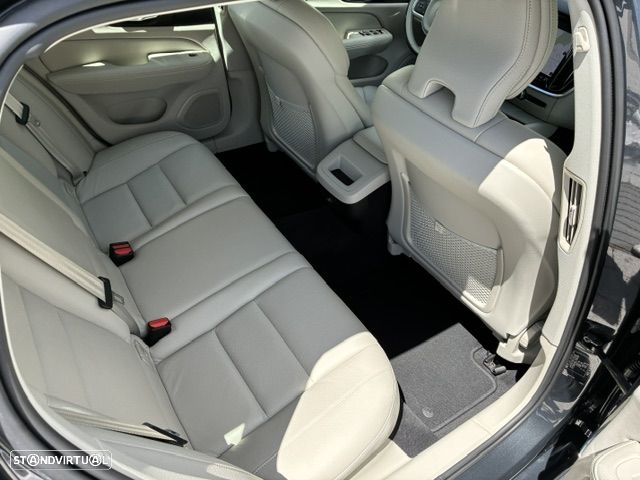 Volvo V60 2.0 D4 Momentum Plus Geartronic - 25