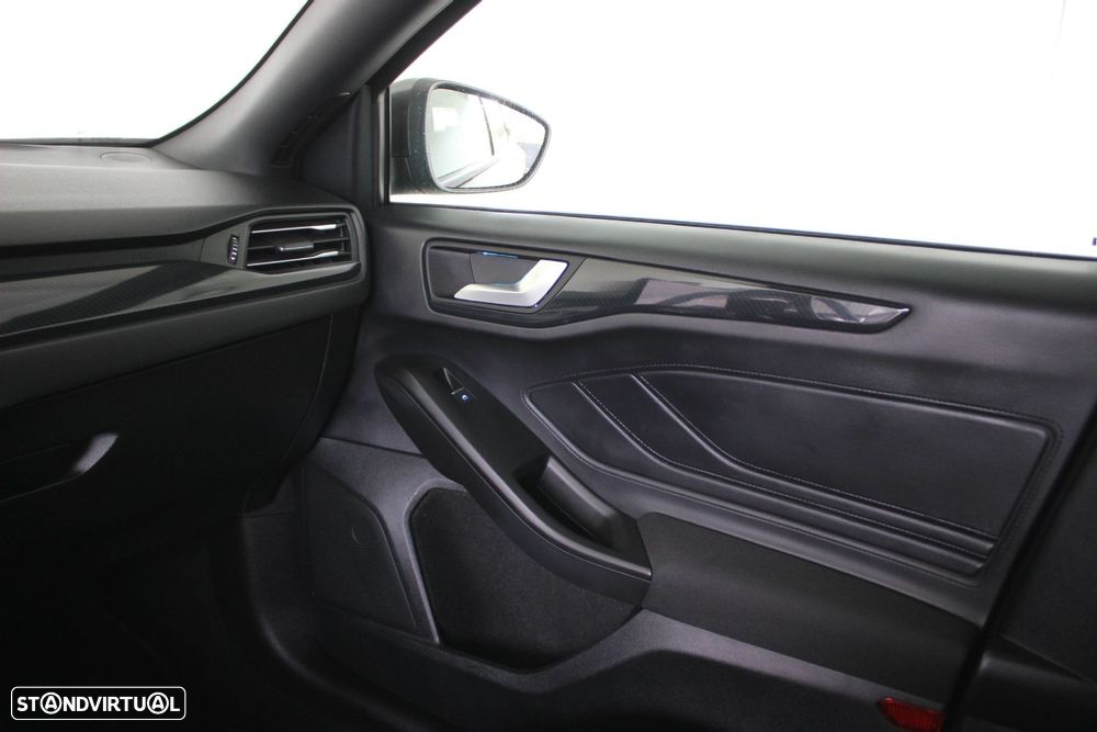 Ford Focus SW 1.0 EcoBoost MHEV ST-Line X Aut. - 42