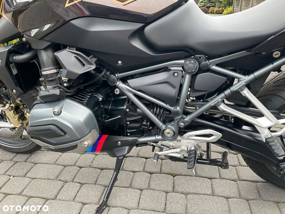 BMW R - 8
