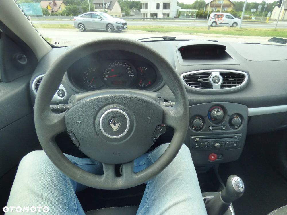 Renault Clio - 9