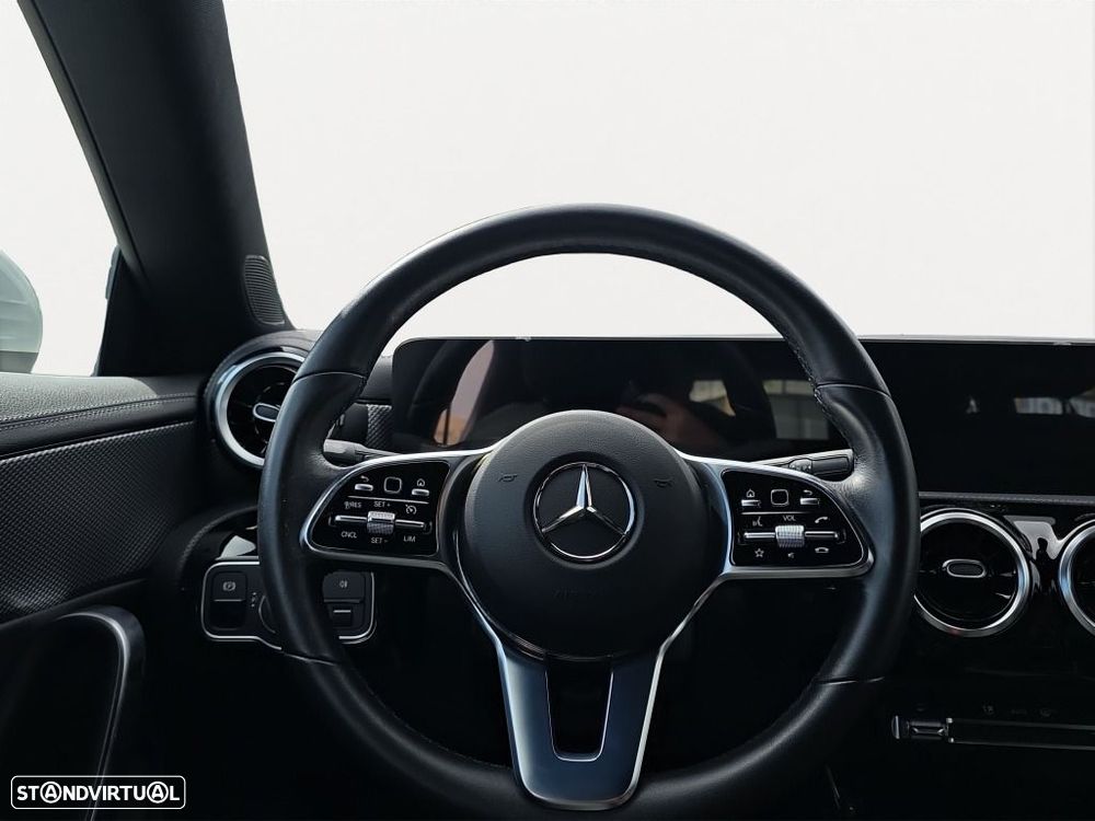 Mercedes-Benz CLA 180 - 11