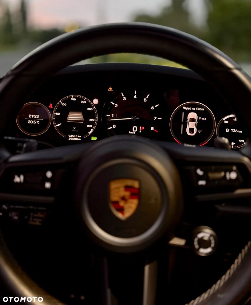 Porsche 911 Carrera 4S - 33
