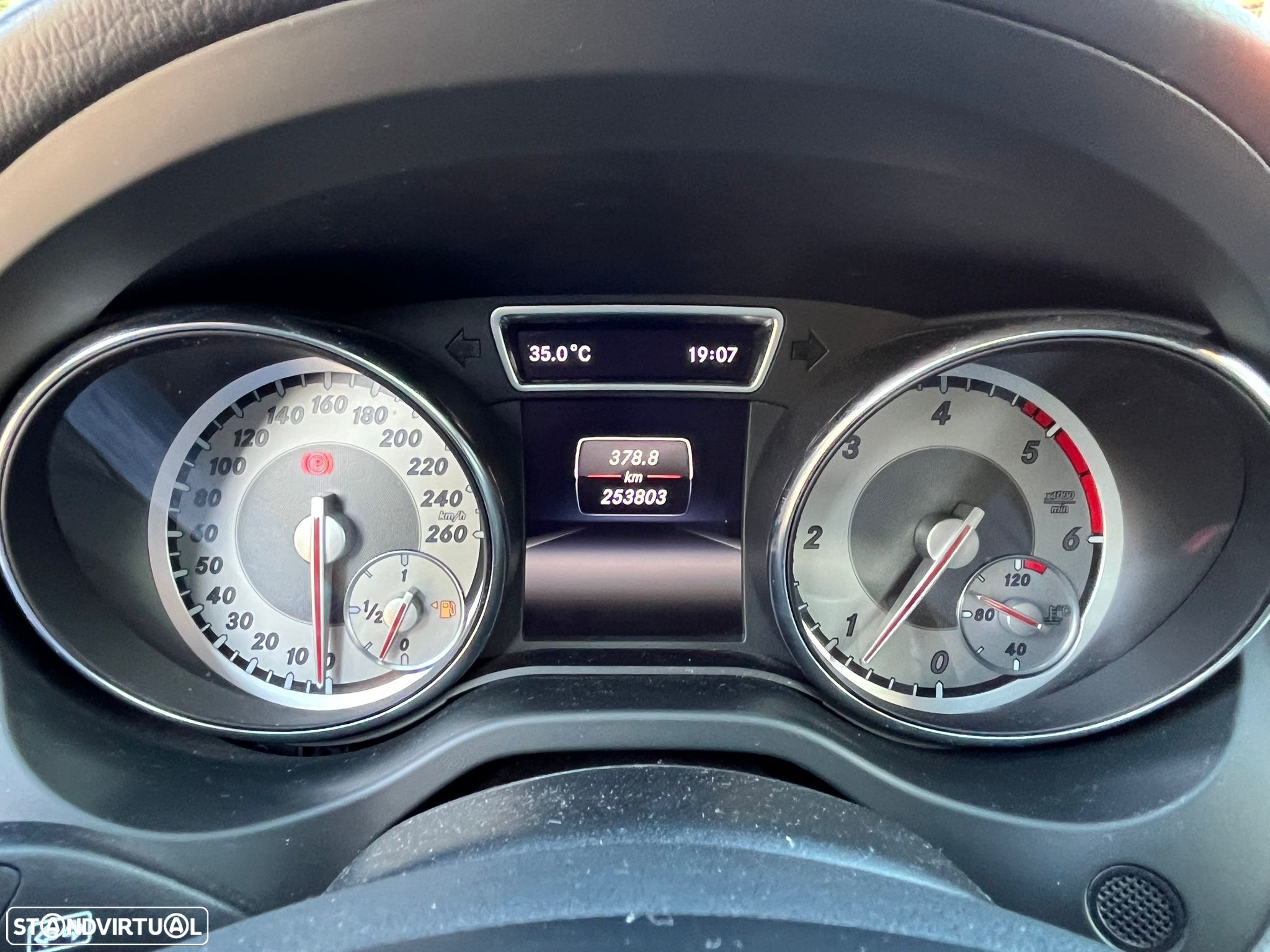 Mercedes-Benz CLA 200 d Shooting Brake Urban - 9