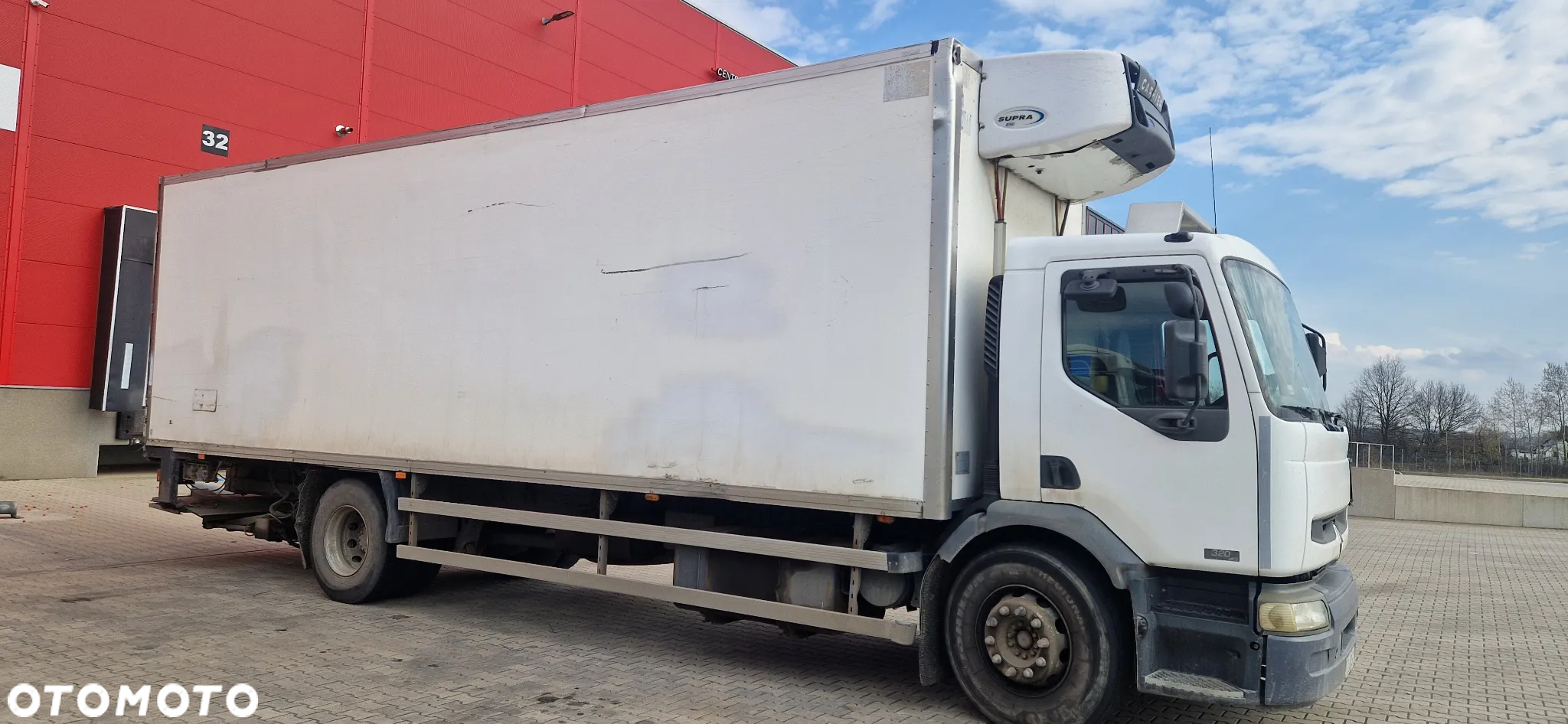 Renault Premium 320 - 3