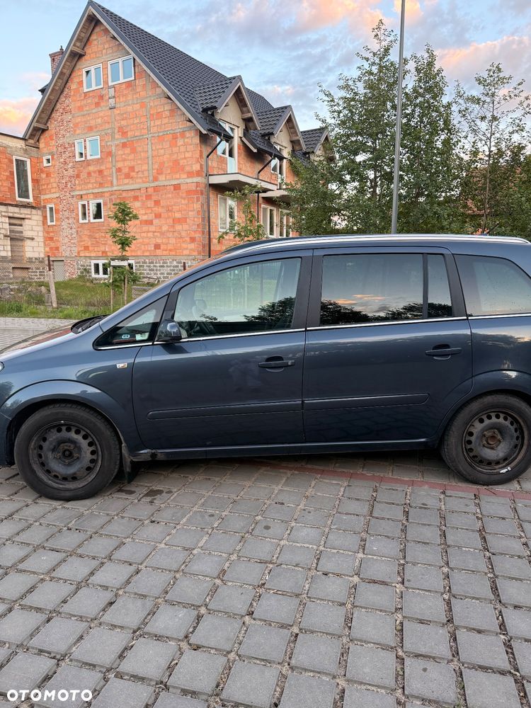 Opel Zafira 1.8 Cosmo - 4