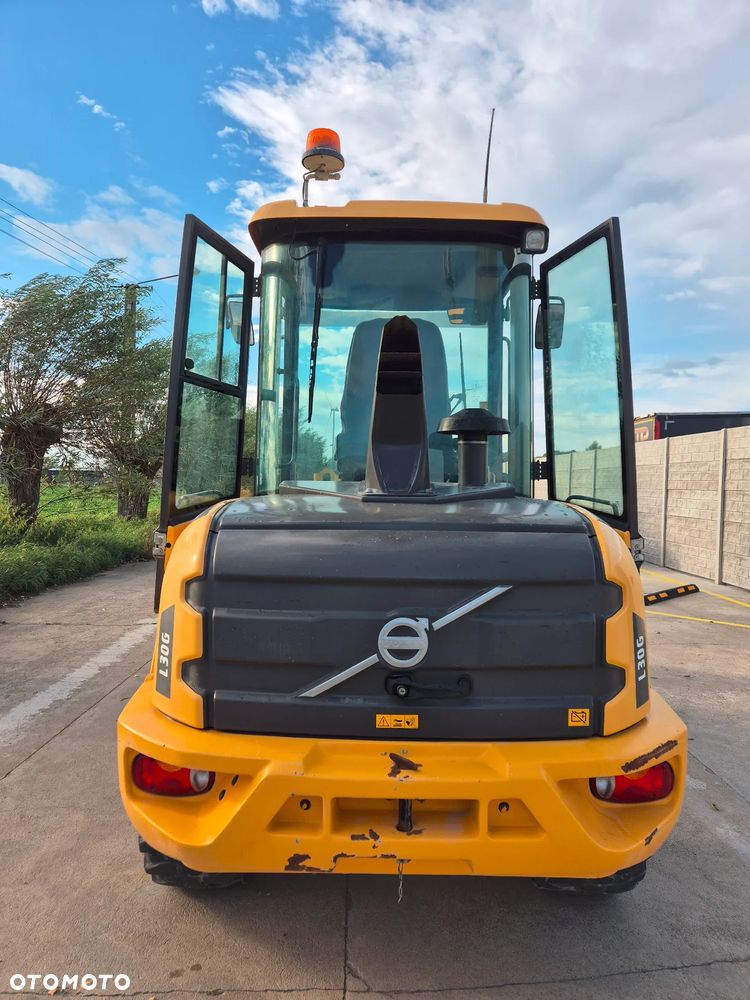 Volvo L30G - 4