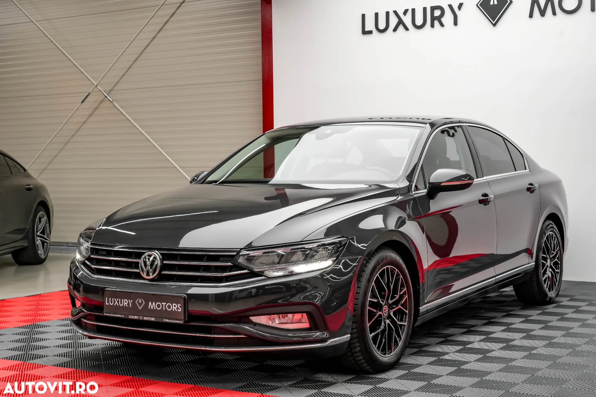 Volkswagen Passat 2.0 TDI SCR 4Motion DSG Elegance - 3