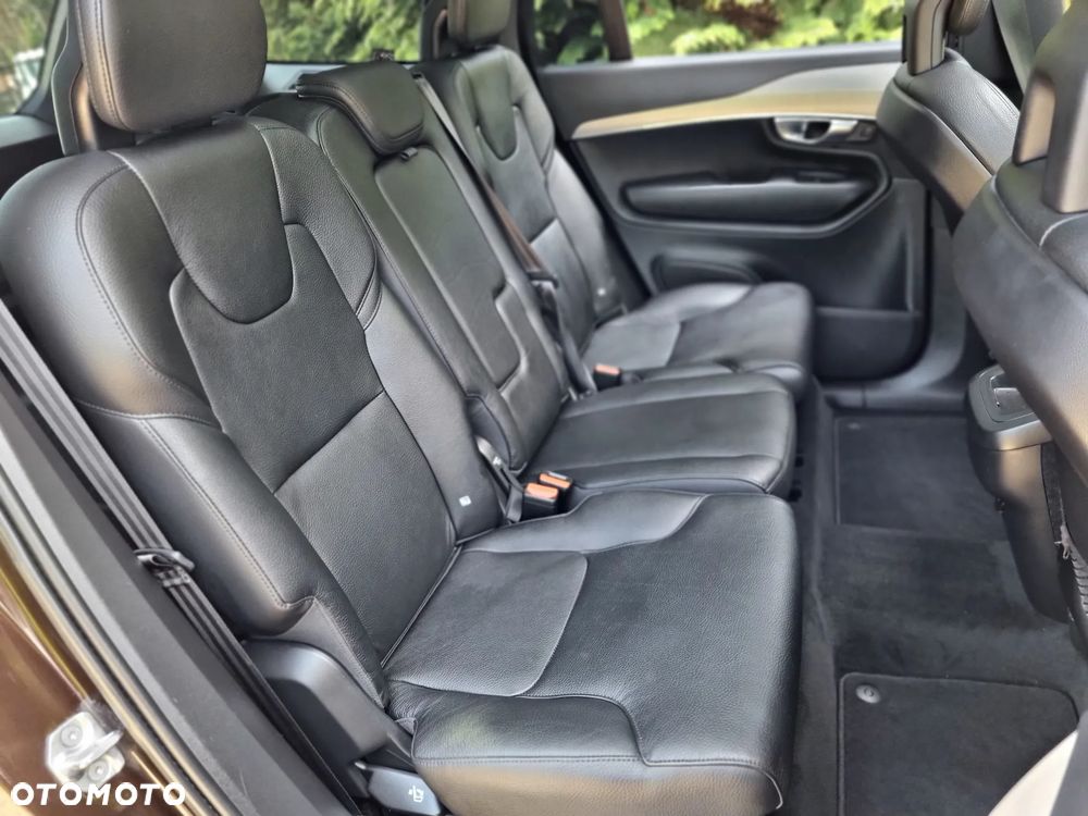 Volvo XC 90 B5 D AWD Geartronic Momentum Pro - 27