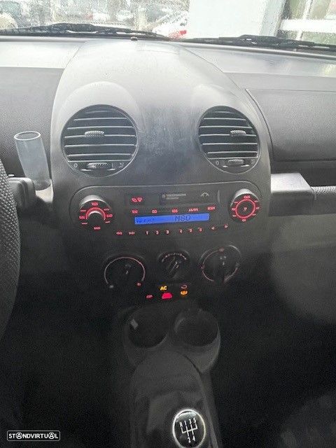 VW New Beetle 1.4 - 5