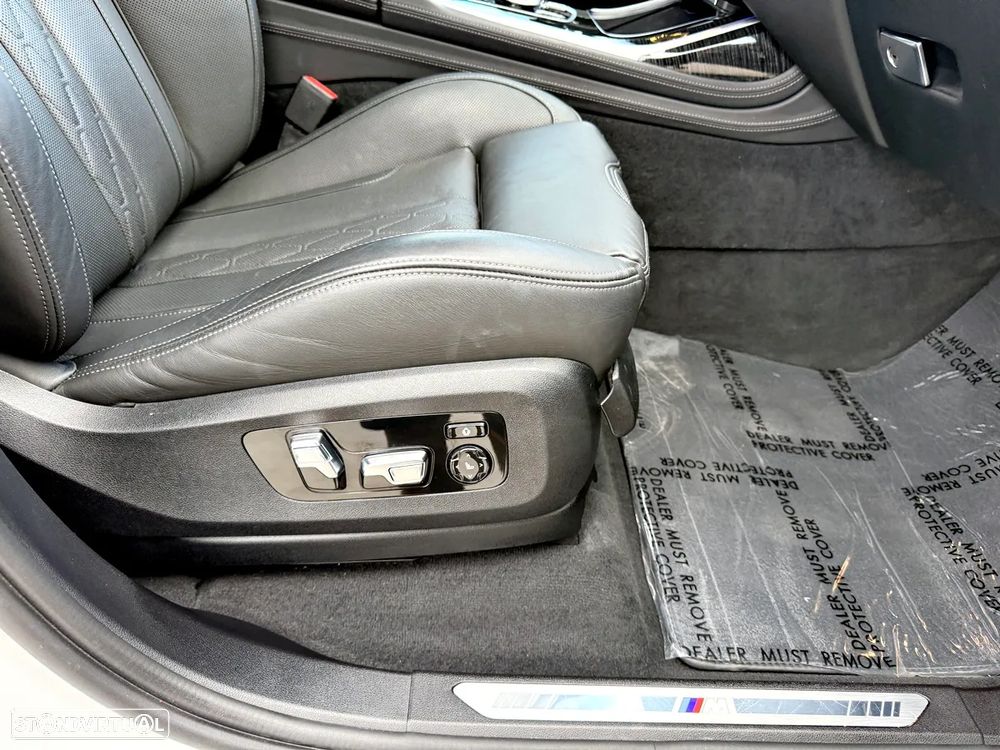 BMW X7 40 i xDrive Pack M Desportivo - 28