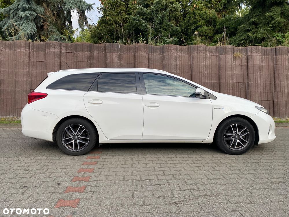 Toyota Auris 1.8 HSD Luna - 6