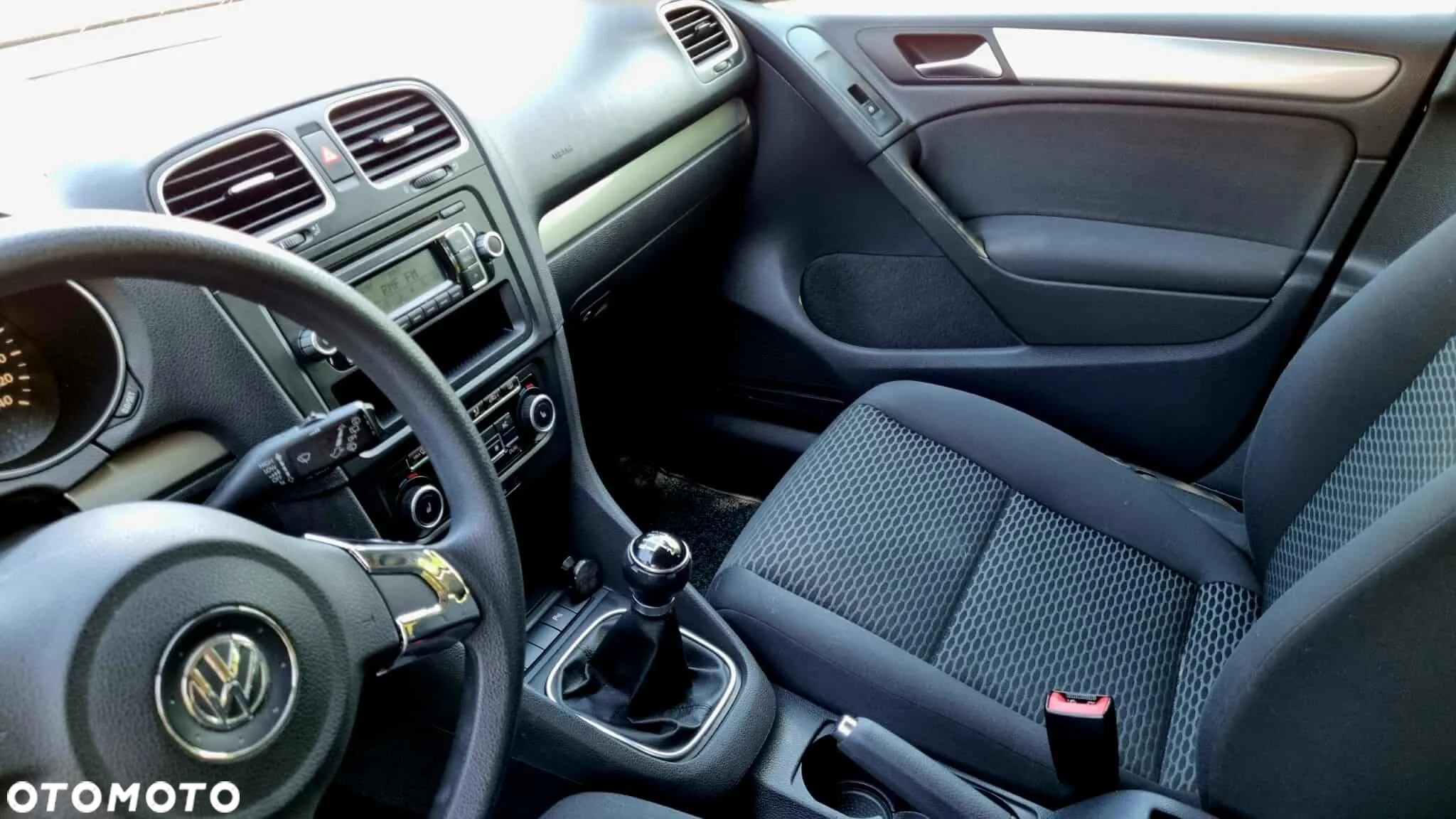 Volkswagen Golf - 10