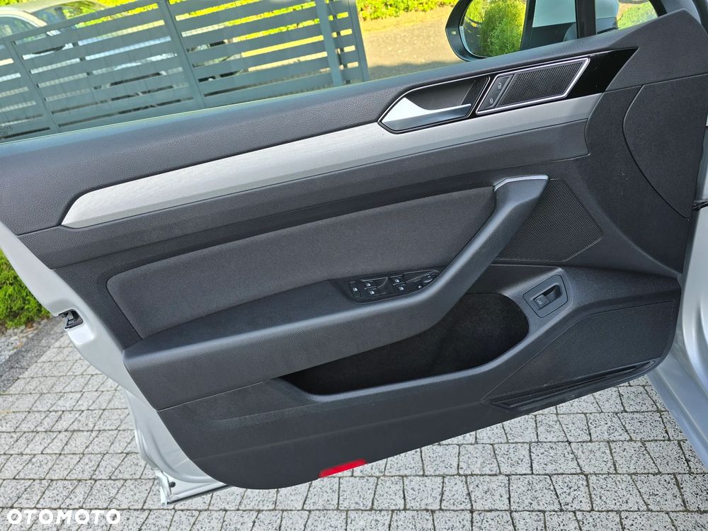 Volkswagen Passat 2.0 TDI (BlueMotion Technology) DSG Comfortline - 19