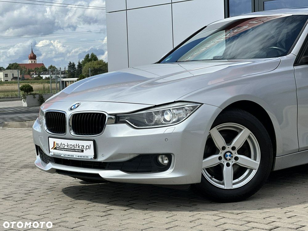 BMW Seria 3 320d DPF Touring - 4