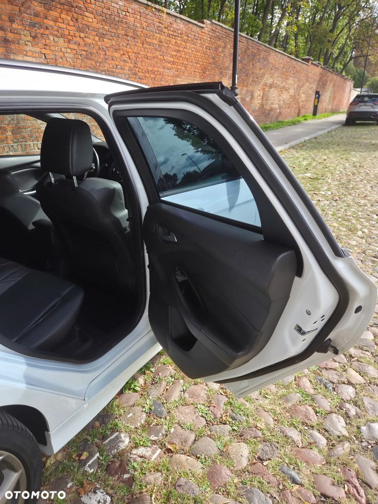 Ford Focus 2.0 EcoBoost ST - 16