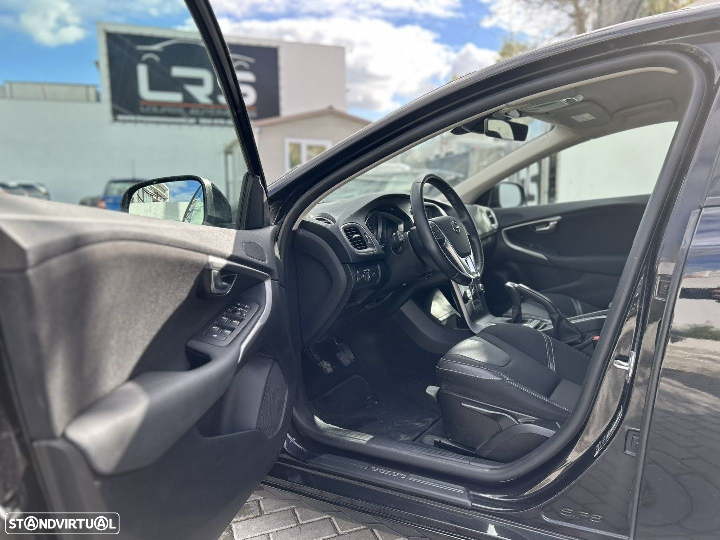 Volvo V40 2.0 D3 Momentum - 9