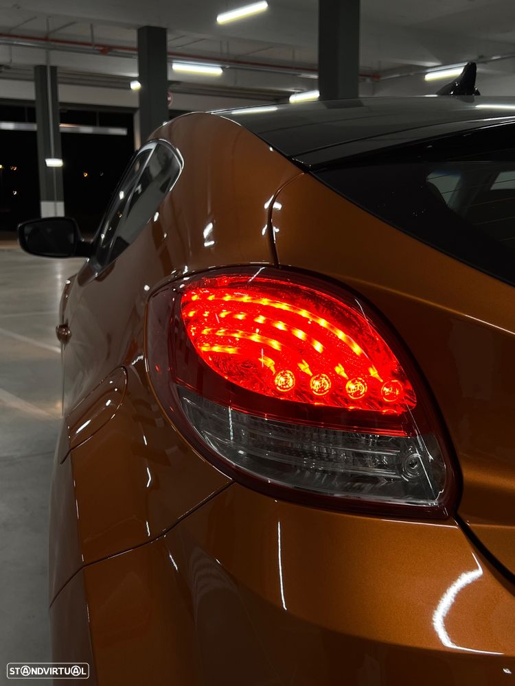 Hyundai Veloster - 13