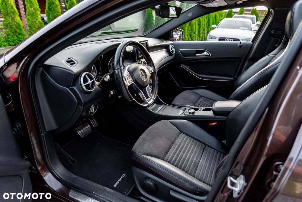Mercedes-Benz GLA 250 4Matic 7G-DCT AMG Line - 21