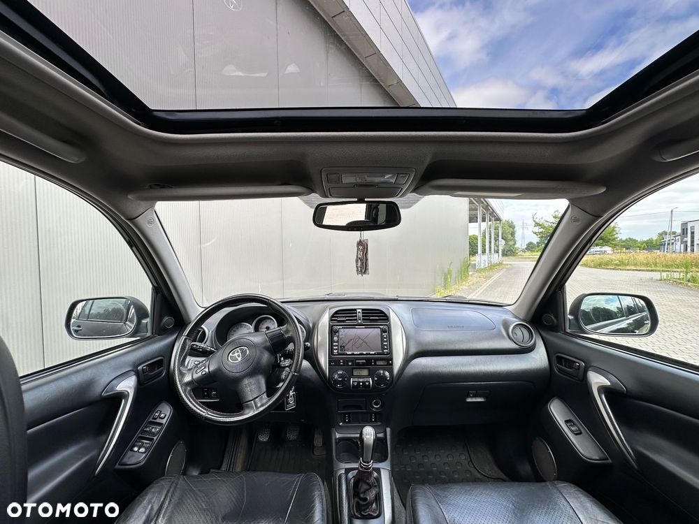 Toyota RAV4 - 6