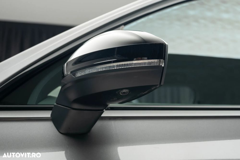 Volkswagen Touareg V6 TDI 4MOTION R-Line - 14