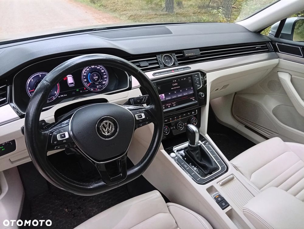Volkswagen Passat - 9