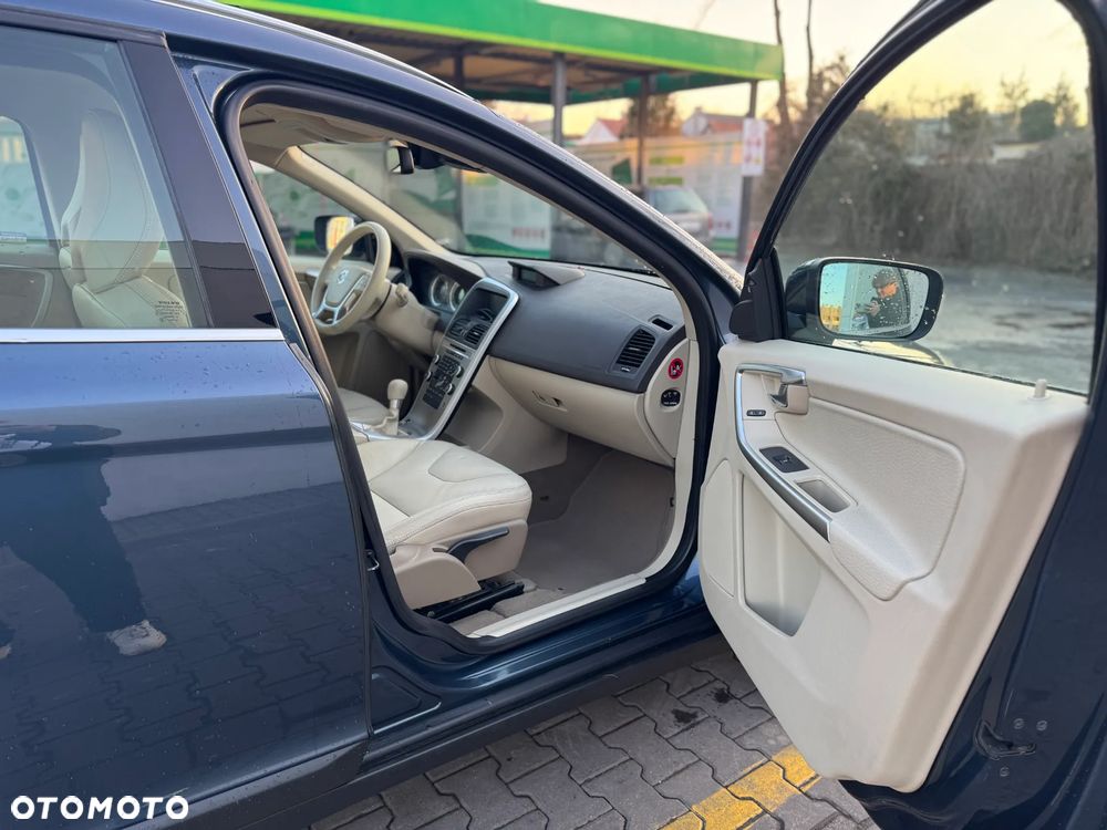 Volvo XC 60 D5 AWD Summum - 6