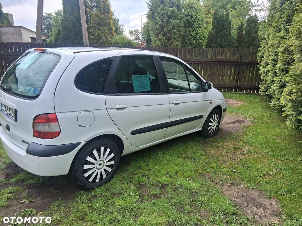 Renault Scenic 2.0 16V Expression - 9