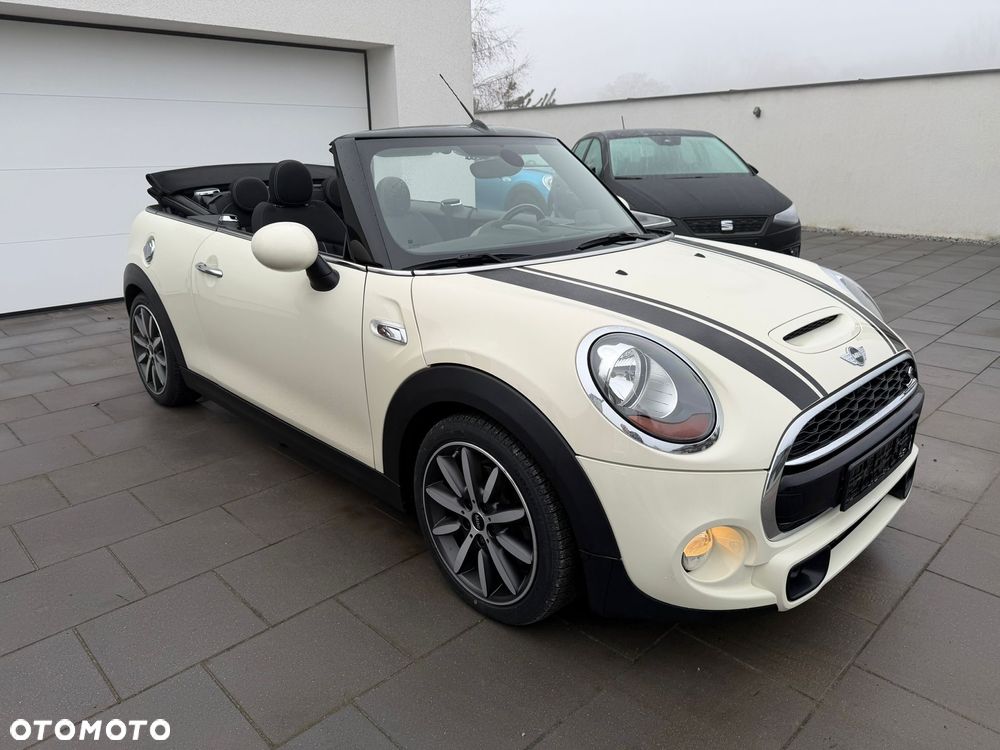 MINI Cooper S Sidewalk - 1
