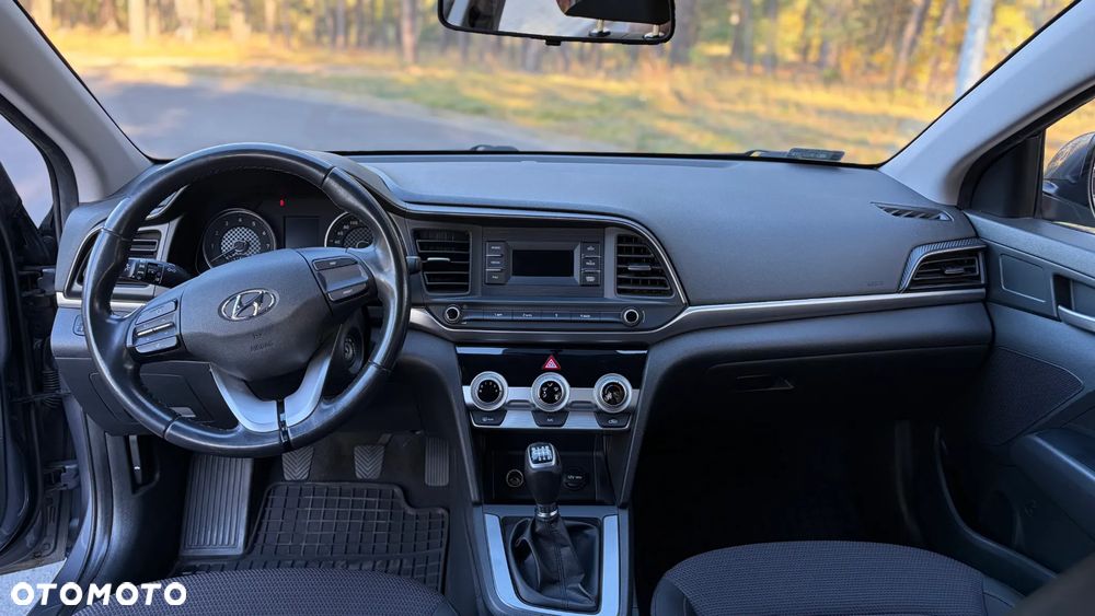 Hyundai Elantra 1.6 Classic Plus - 14