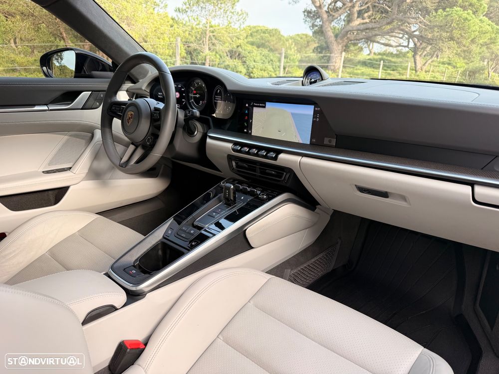 Porsche 911 (992) Turbo S PDK - 19