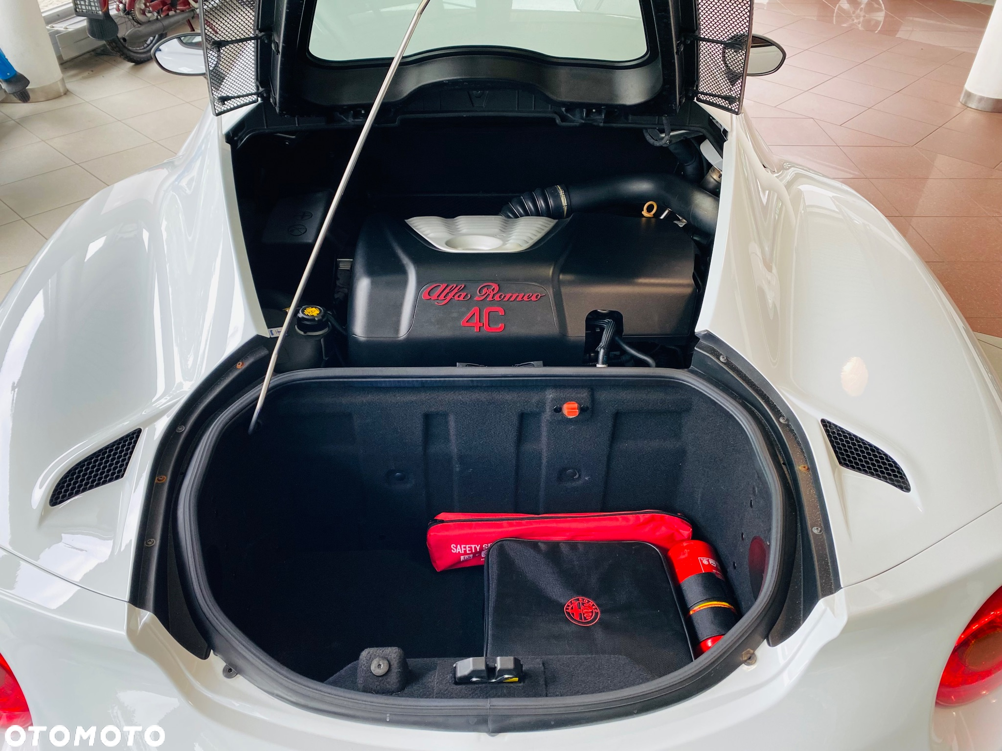 Alfa Romeo 4C 1750 TBi TCT - 9