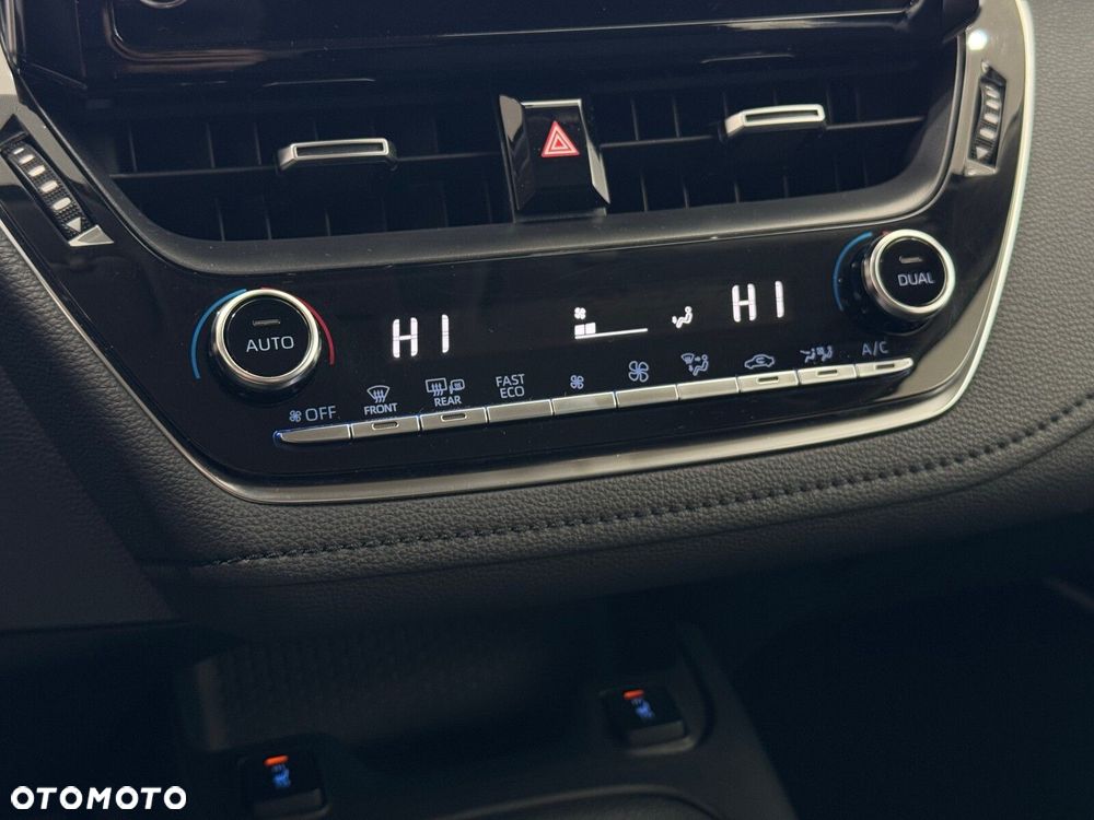 Toyota Corolla 1.8 Hybrid Comfort - 24