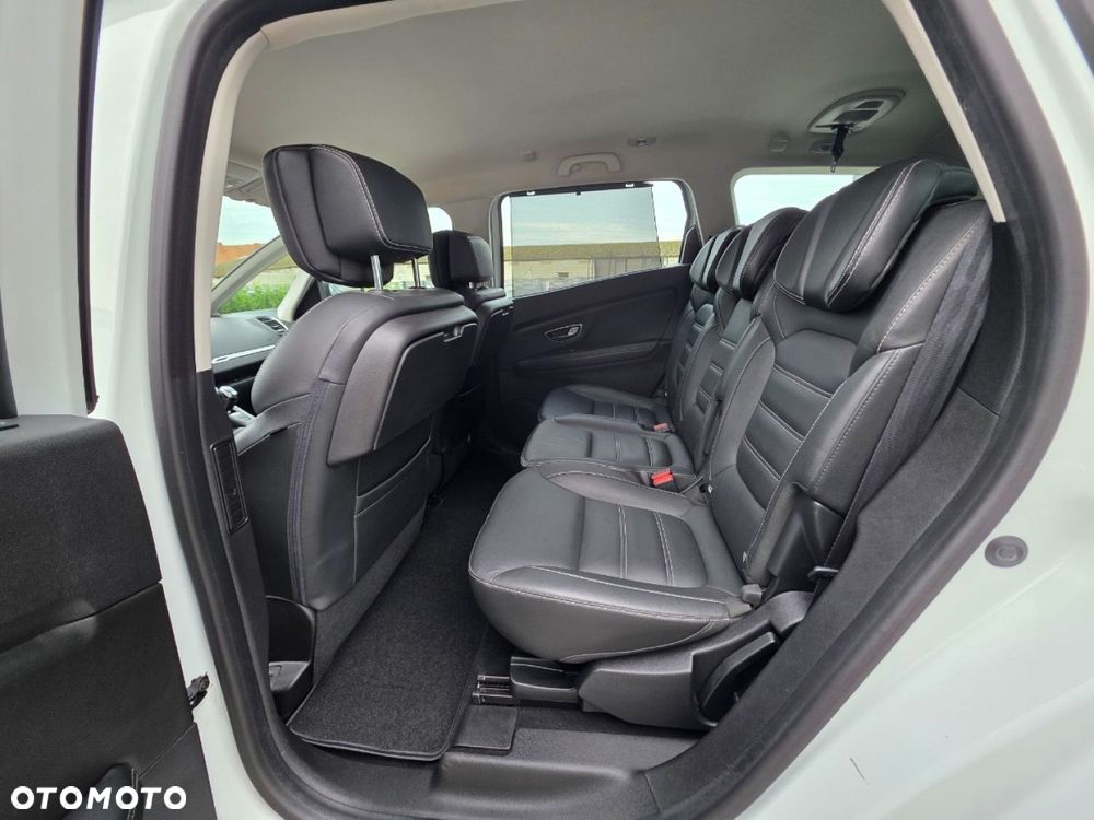 Renault Grand Scenic - 17