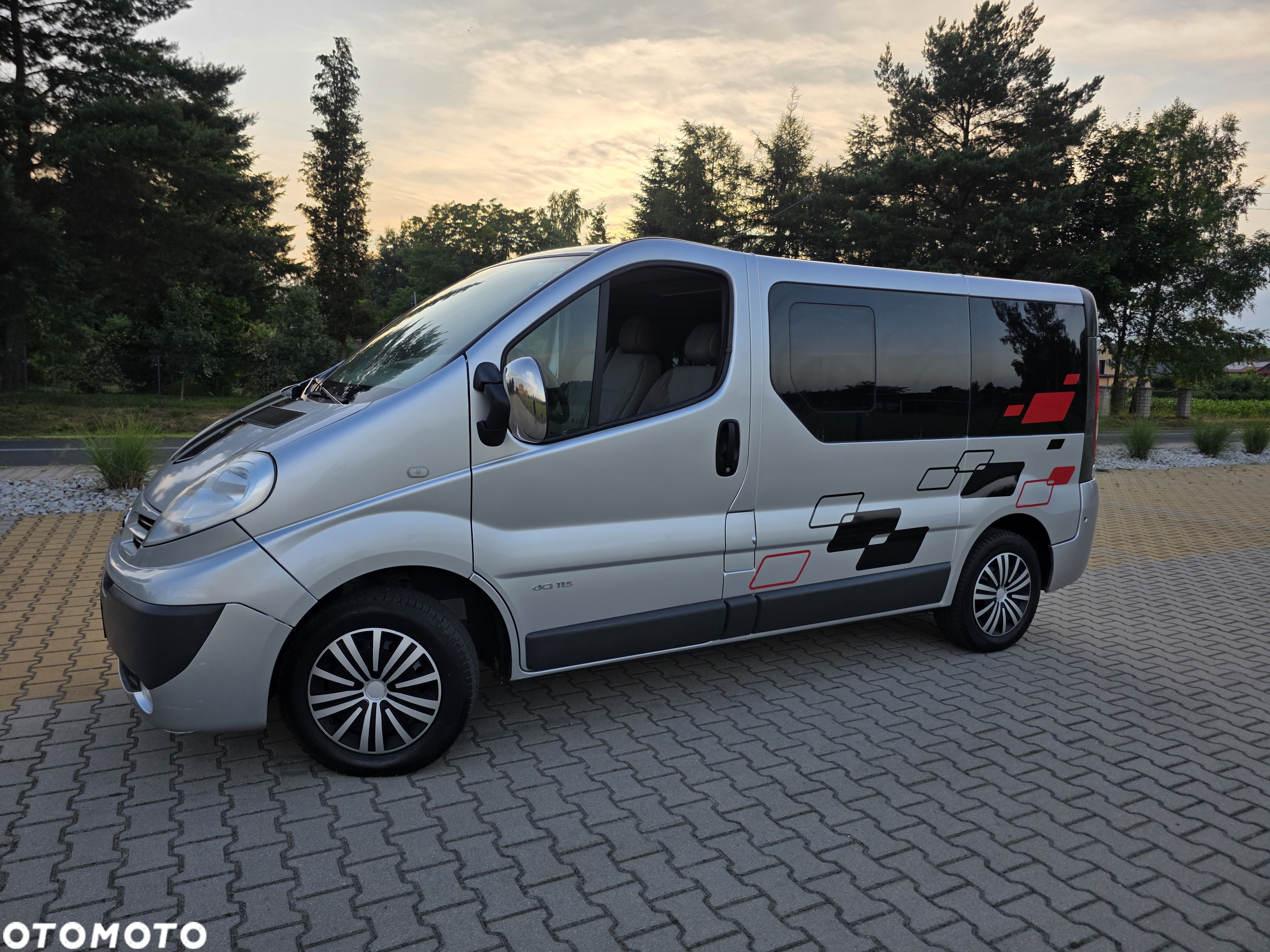 Renault Trafic 2.0 dCi 115 Combi L1H1 teilverglast - 2