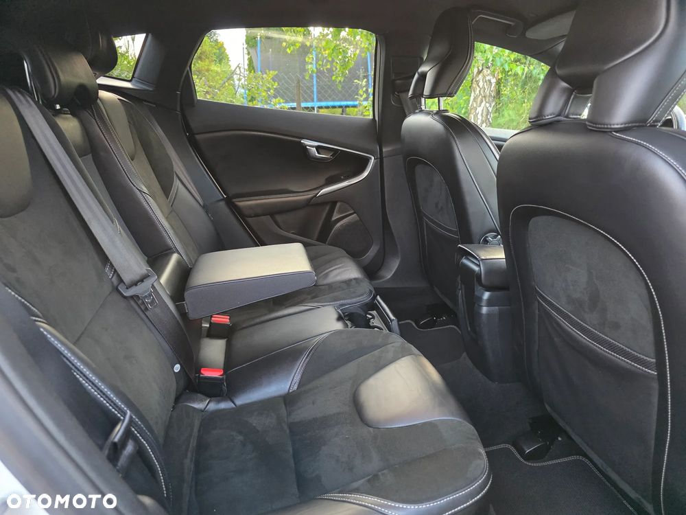 Volvo V40 D4 Drive-E R-Design Momentum - 29