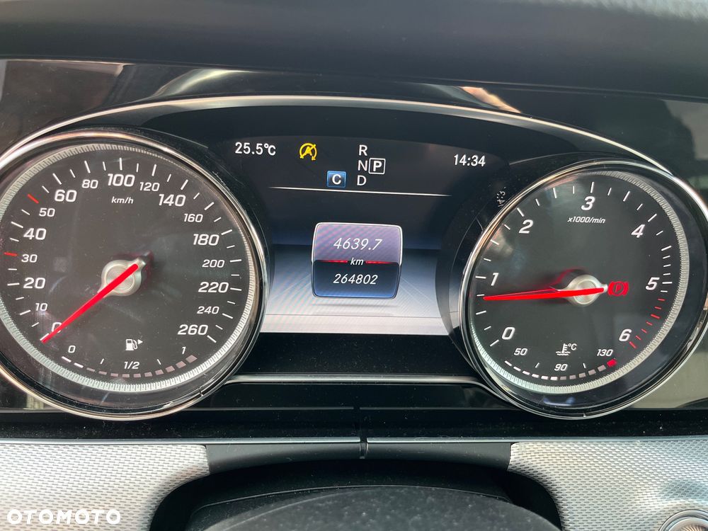 Mercedes-Benz Klasa E 200 d 9G-TRONIC - 36