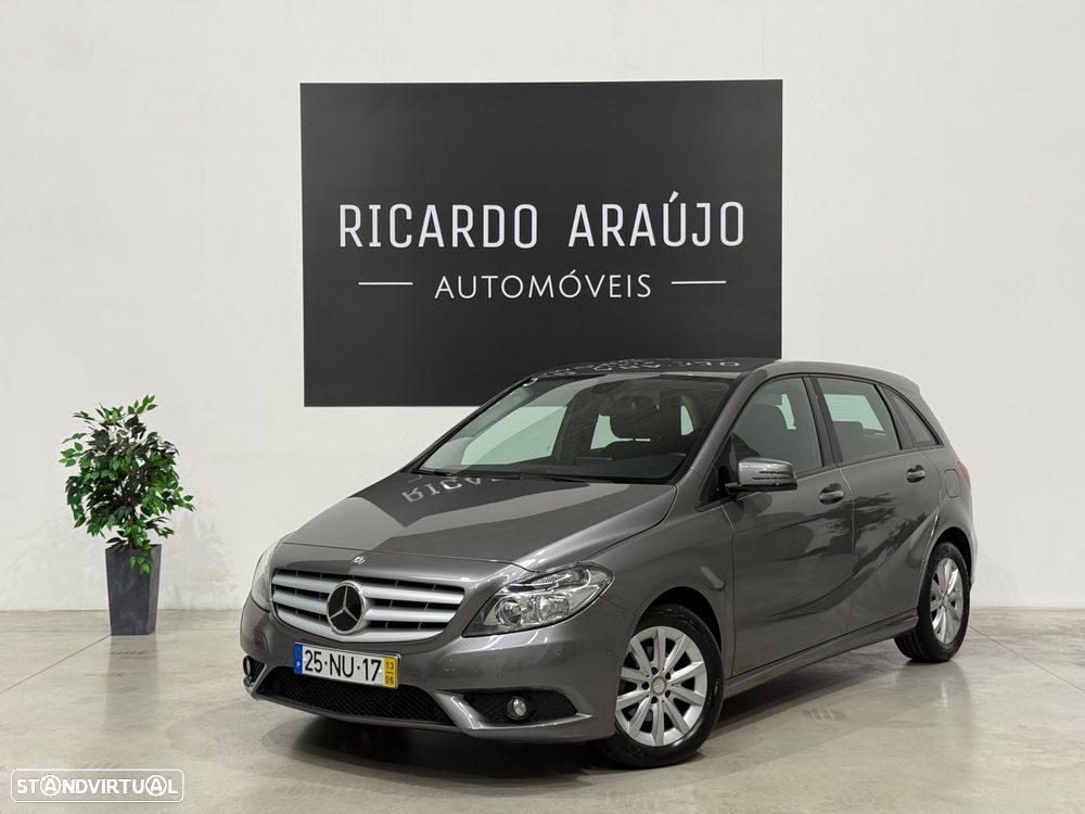 Mercedes-Benz B 180
