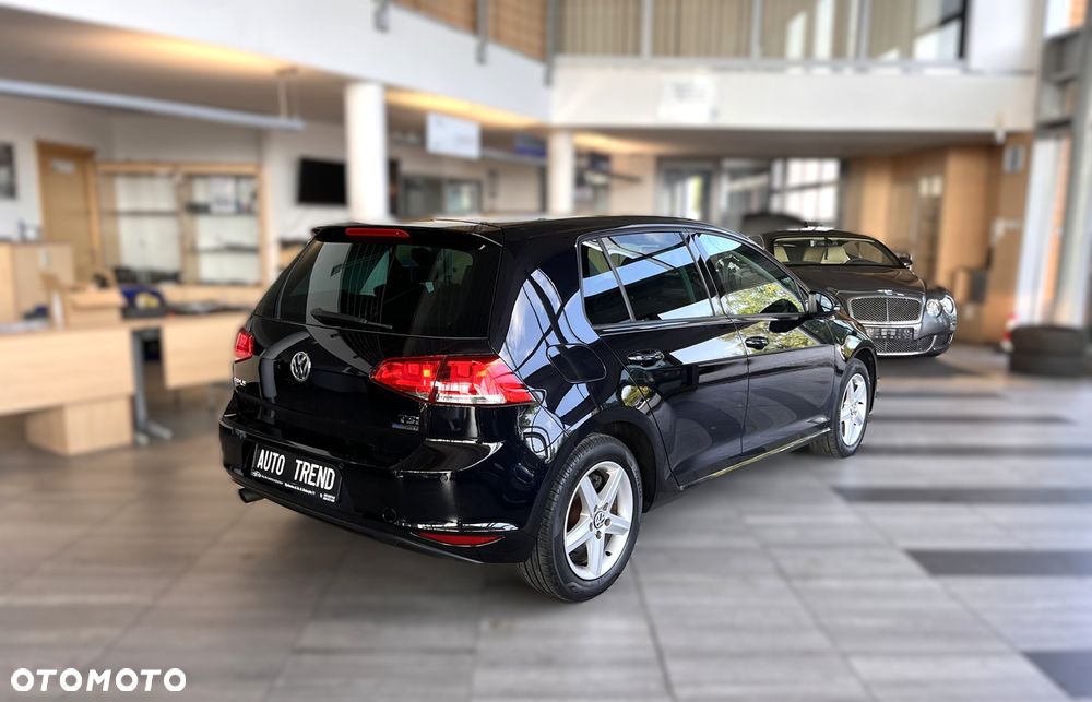 Volkswagen Golf 1.2 TSI DSG Comfortline - 5